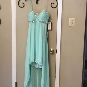 BeeDarlin Hi/low mint green formal.  Size11/12
